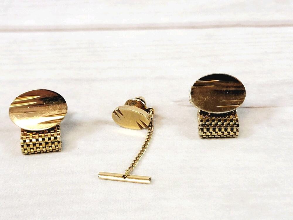 Vintage Gold Tone Round Etched CuffLinks & Classic Tie Tack Chain Clip